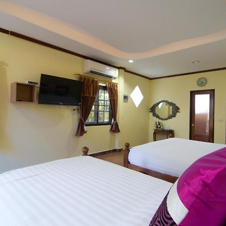 Bueng Bua Thong Resort Ban Huai Yai Exterior photo