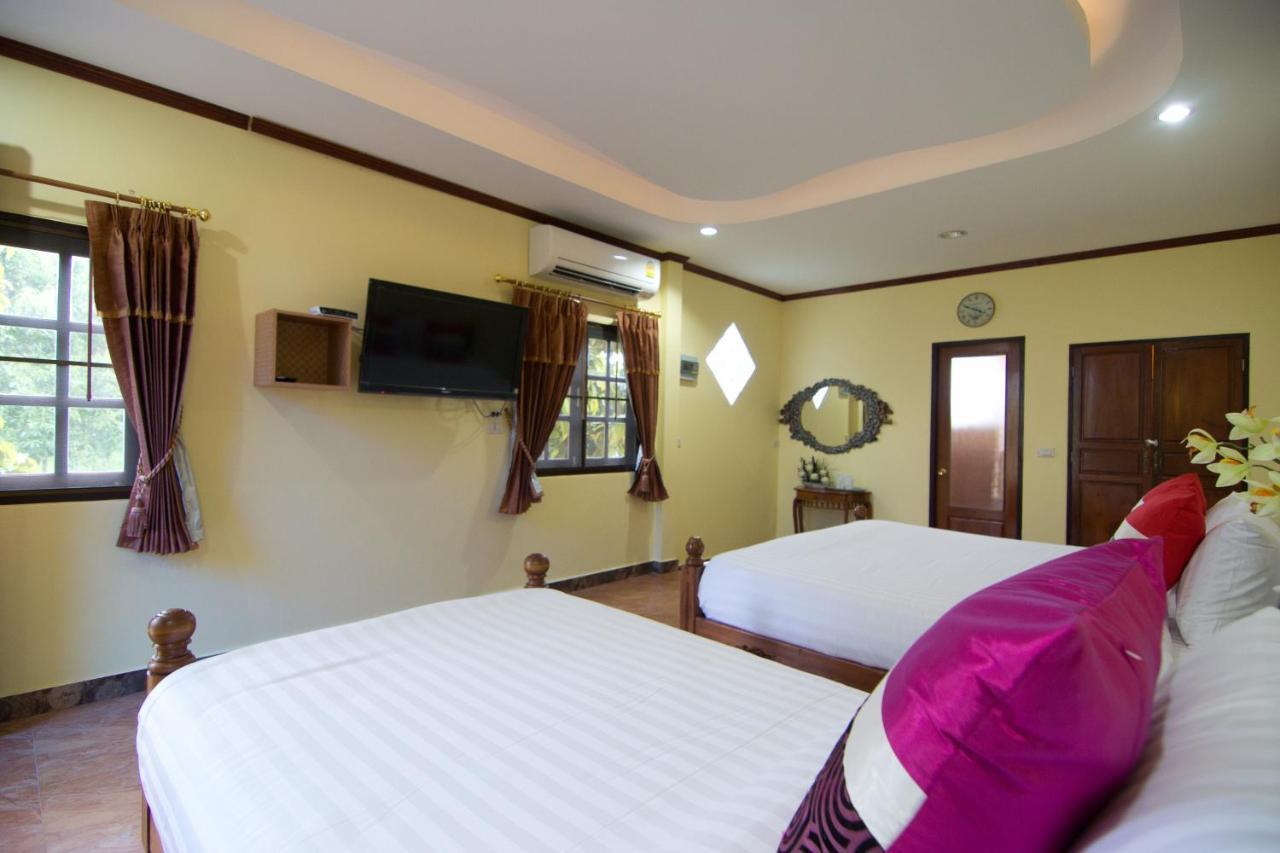 Bueng Bua Thong Resort Ban Huai Yai Exterior photo